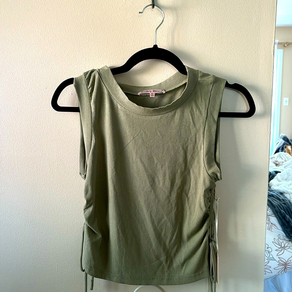 Ribbed Tank